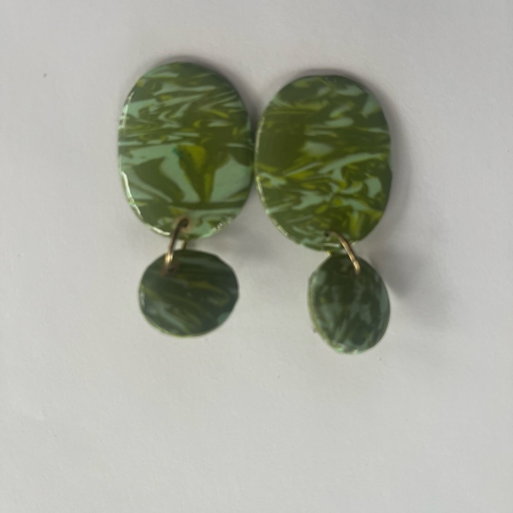 Elegant Green Dangle Earrings